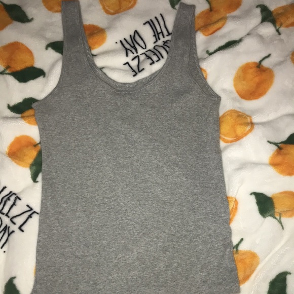 Gray tank top - Picture 4 of 4